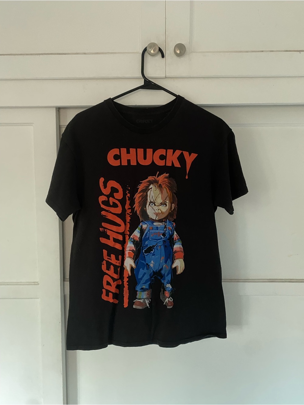 CHUCKY FREE HUGS T-SHIRT
